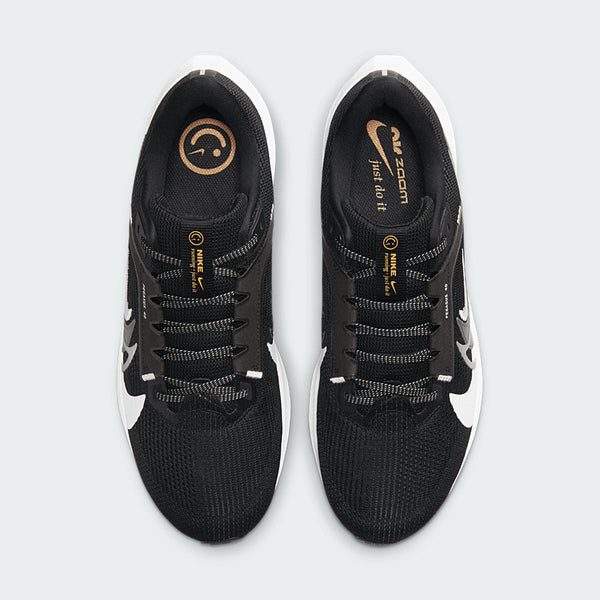 Running pegasus 36 sneakers in black with gold outlet swoosh