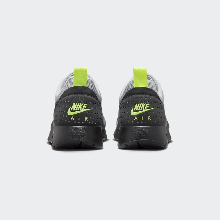 Finish line air max tavas best sale