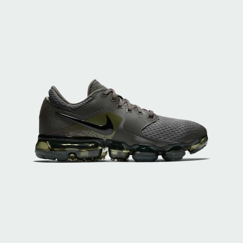 tradesports.co.uk Nike Juniors Air Vapormax 917963 012