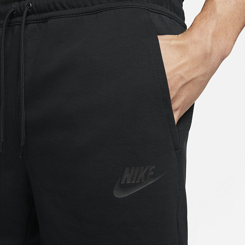 Nike Men's Tech Fleece Shorts DD5301 010 - Trade Sports