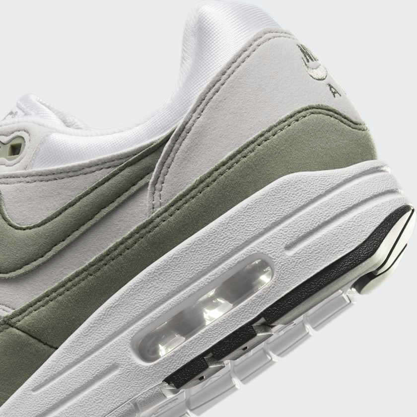 tradesports.co.uk Nike Women's Air Max 1 DZ2628 112