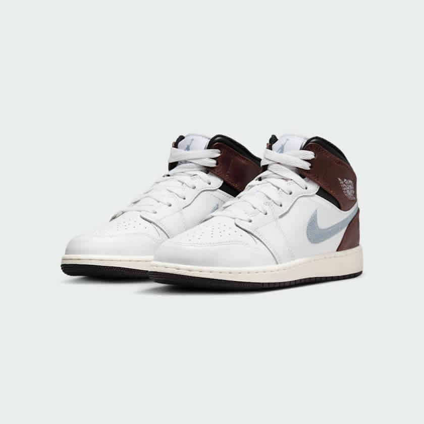 tradesports.co.uk Nike Juniors Air Jordan 1 Mid Special Edition FQ8162 142