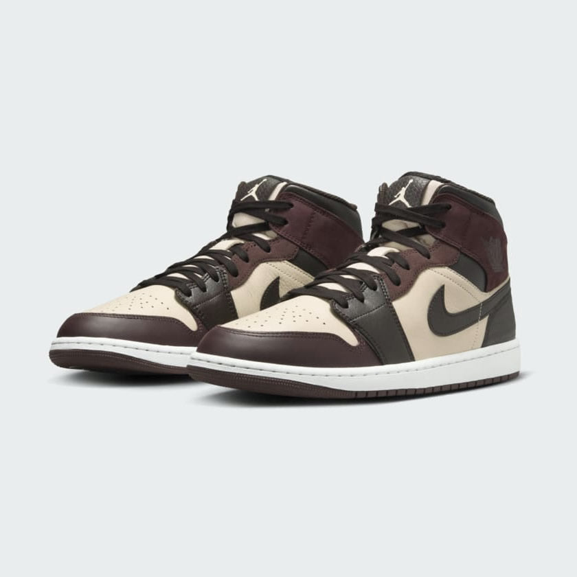 tradesports.co.uk Nike Men's Air Jordan 1 Mid Special Edition FZ4359 200