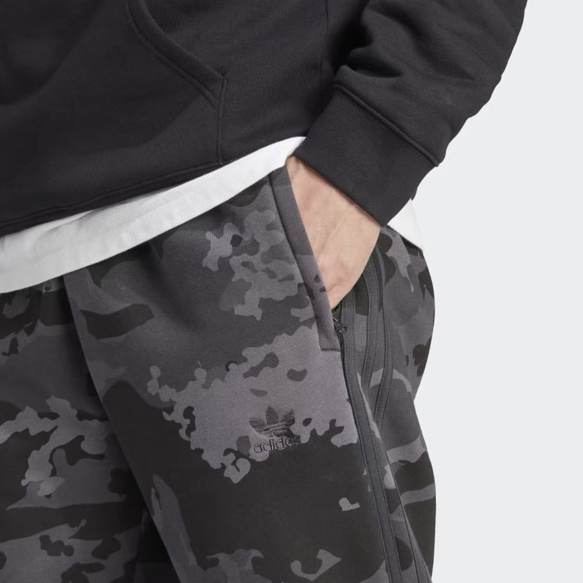 Adidas Men's Graphic Camo Sweat Pants IK3539