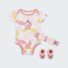 tradesports.co.uk Nike Baby Suit 3 Piece NN00574 A7L